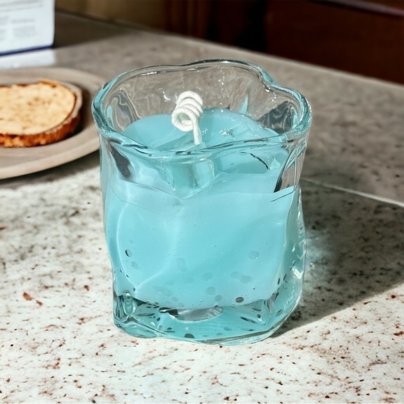 ⚠️SALE Candle // Handmade Scented Blue Drink Candle SEND OFFERS🥳 - Picture 3 of 5